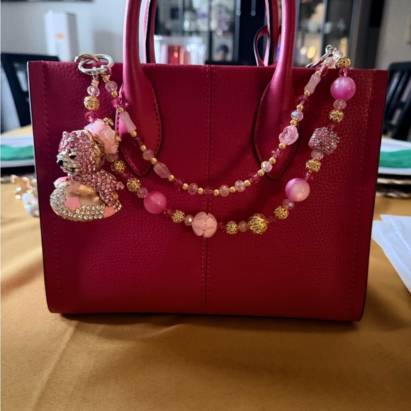 Stop carrying a basic bag. - Picture 4 of 6